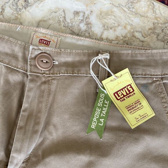 NWT Levi’s Tab Twills Khaki Capri Crop Pants - Picture 2 of 9